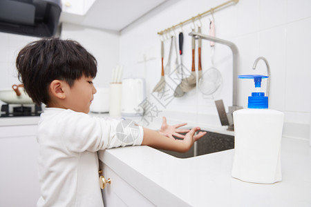 家庭清洁用品居家儿童在厨房水池洗手背景