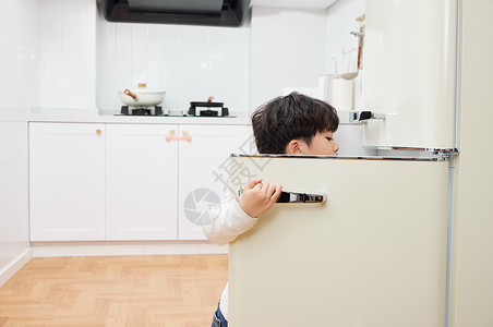 厨房安全居家儿童打开冰箱门背景