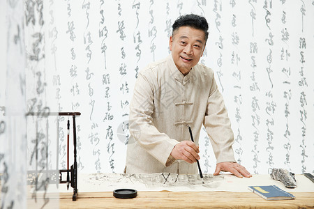传统水墨画中国风中年男性写书法形象背景