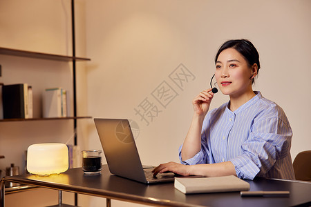 视频客服商务客服女性视频通话背景