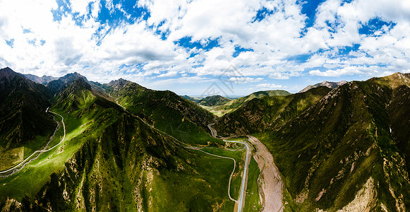 青海祁连山脉公路两边的高山峡谷背景图片