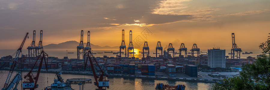 日落时的深圳赤湾港图片