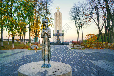 雕塑观光乌克兰首都基辅城市地标乌克兰小女孩雕塑背景