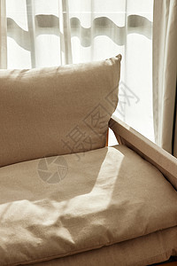 午后阳光下的日式沙发背景图片