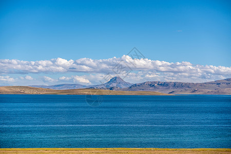 西藏错鄂湖蓝天白云风光背景图片