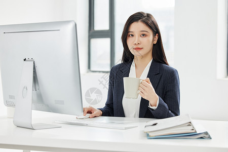 职业商务女性喝茶办公高清图片