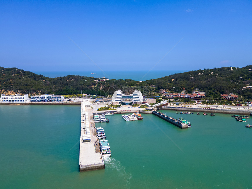 福建湄洲岛5A景区航拍码头图片