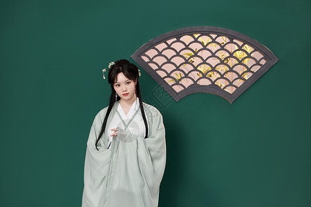 中国风传统古装汉服典雅美女形象背景图片