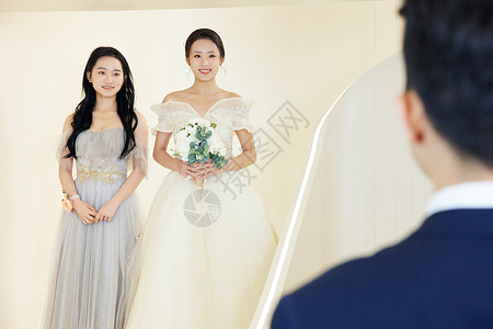 步入结婚典礼的新娘背景图片