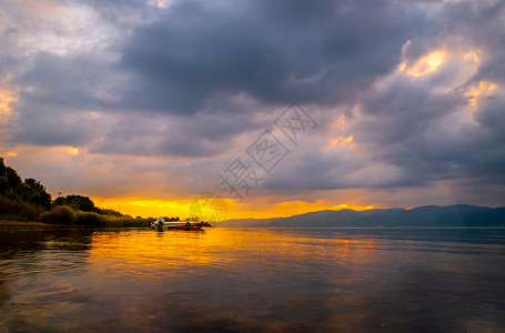 抚仙湖禄充4A级风景区背景