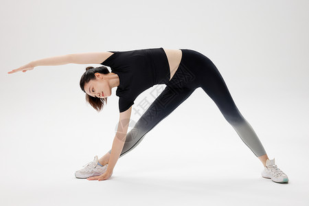 健康女性瑜伽锻炼图片
