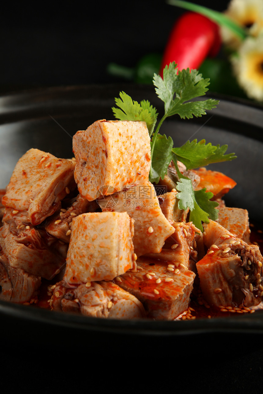 中式美食石锅麻辣鸭肉图片