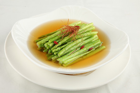 菜上汤芦笋排列素菜汤高清图片