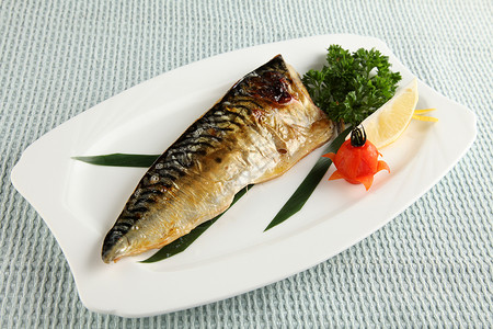 日式烤青花鱼高清图片