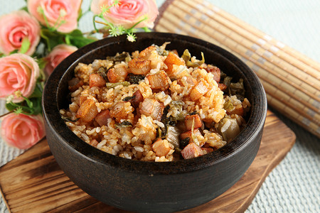 石锅烧肉糯米饭背景图片