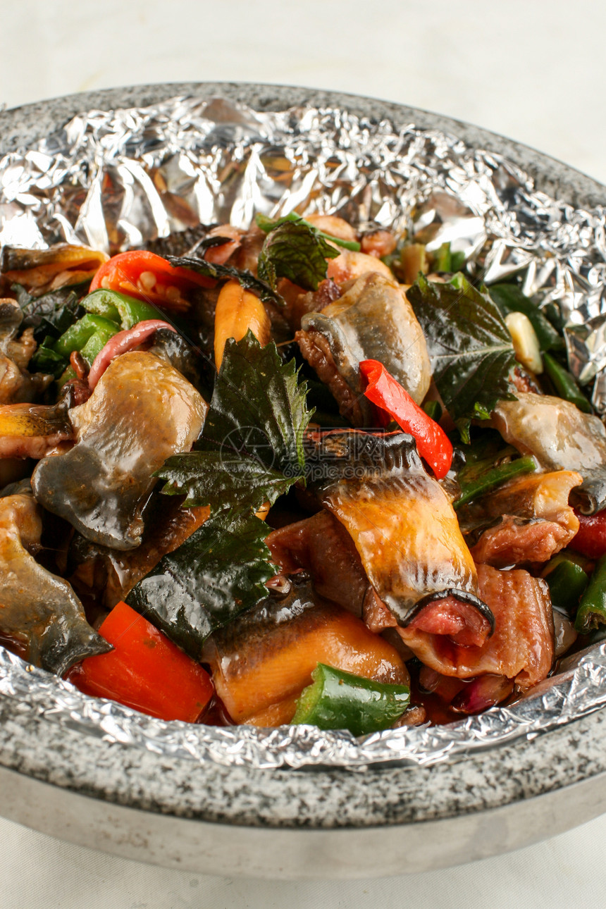 石锅酸菜鳝鱼图片