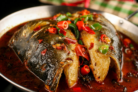 鱼头锅烤鱼碳锅鱼高清图片