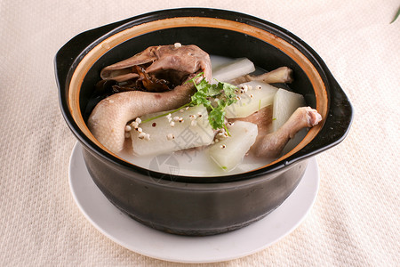 白色砂锅冬瓜薏米老鸭汤背景