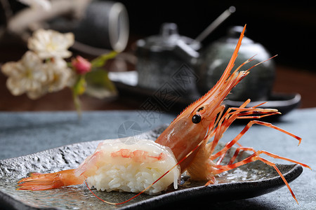 牡丹虾寿司美味烤海苔高清图片