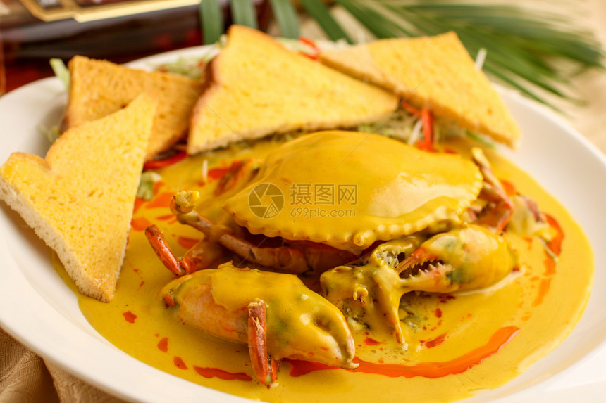 咖喱蟹配面包图片