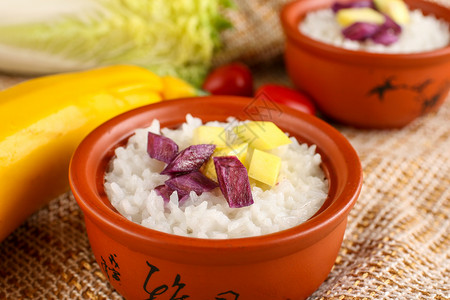 紫薯米饭砂钵子饭背景