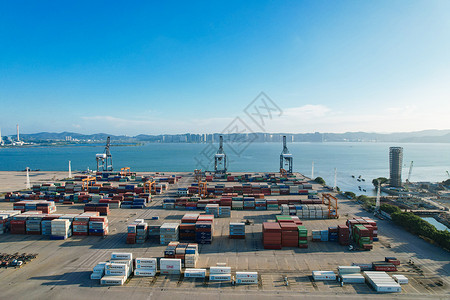 广东汕头国际集装箱港口码头背景图片