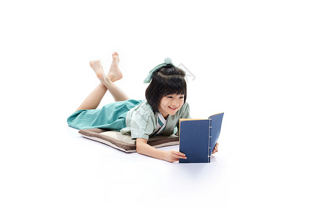 穿汉服的女孩阅读国学书籍高清图片