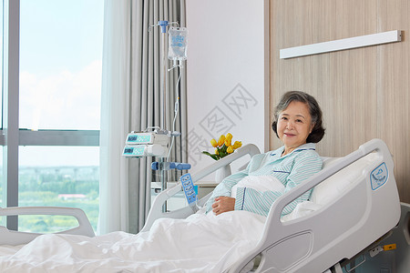 生病住院卧病在床的老人形象高清图片
