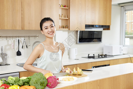 青年居家美女健康生活图片