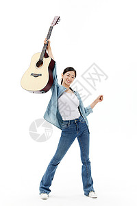 活力女性手拿吉他形象高清图片