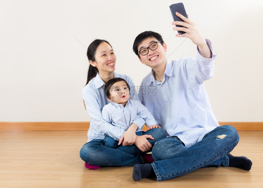 亚洲家庭自拍图片