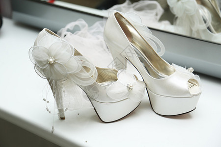 漂亮的新娘鞋背景图片