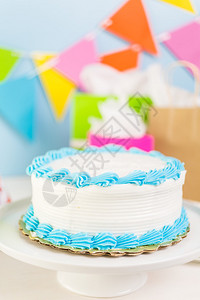 简单的白生日蛋糕白色和图片