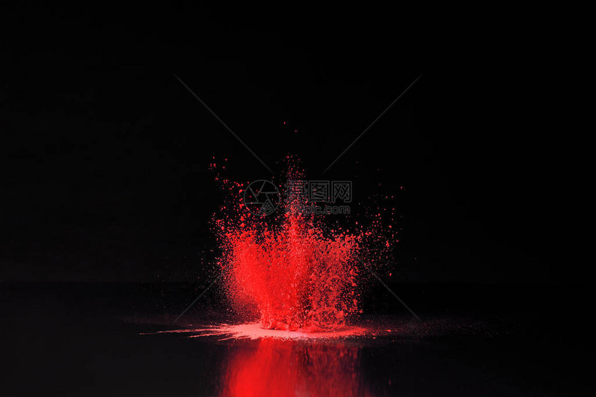在黑色的红色洒红节粉末爆炸传统的图片