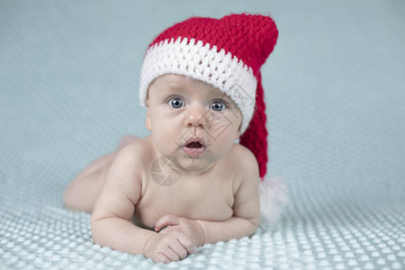 穿着圣诞帽子的婴儿图片