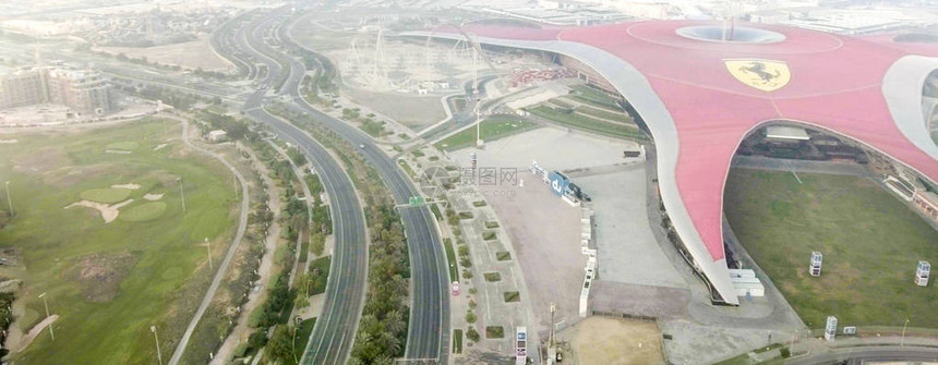 FerrariWorldPark的空中景象是世界上最大的图片