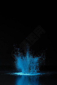 在黑色的蓝色洒红节粉末爆炸传统的背景图片