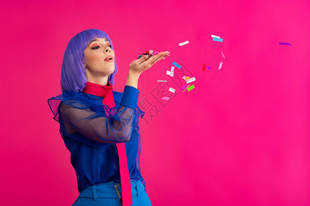 穿紫色假发的漂亮时装流行美艺女歌手图片