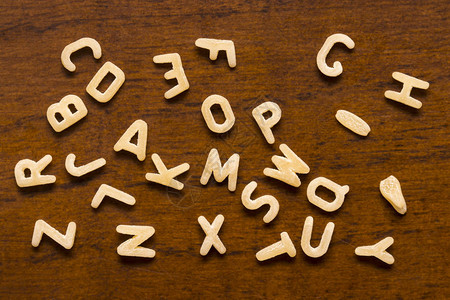 字母顺序由木本上孤立的通图片