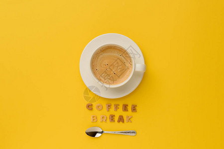 咖啡勺子和咖啡断层字图片