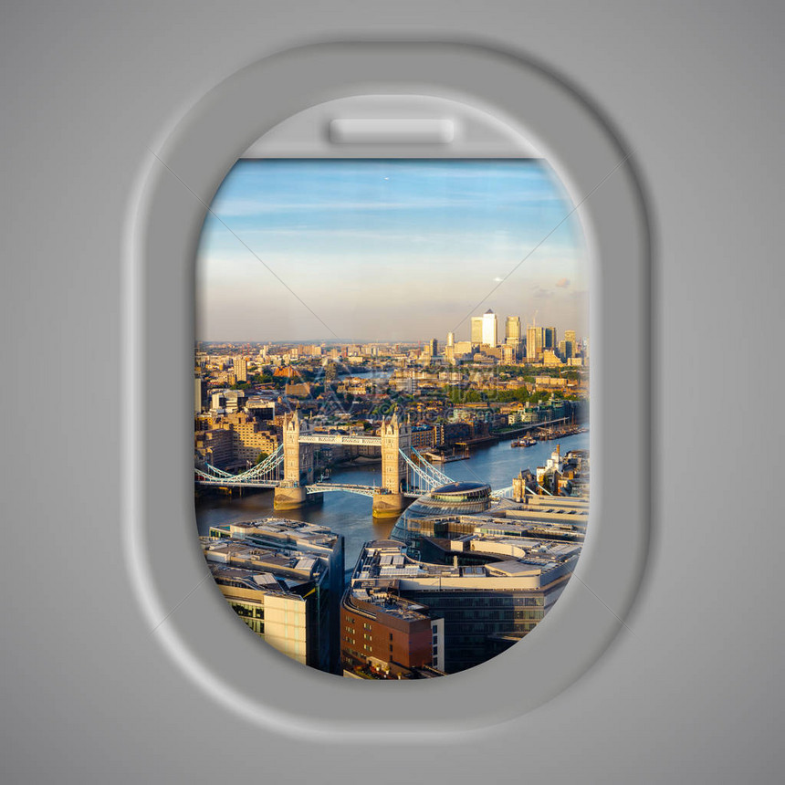从飞机窗口对伦敦城市景图片