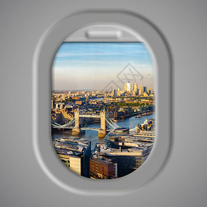 从飞机窗口对伦敦城市景图片