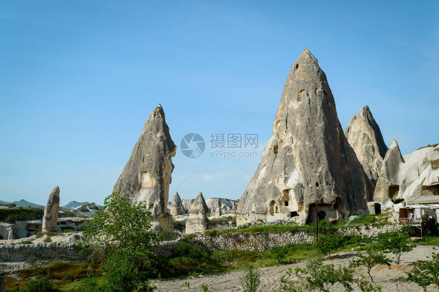 土耳其卡帕多西亚山谷石层图片