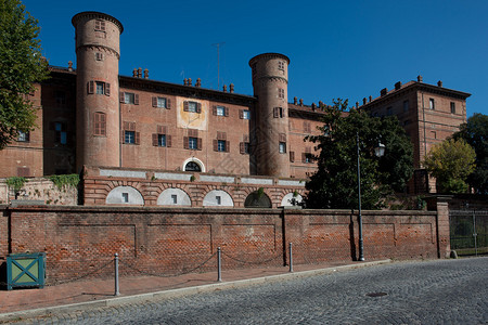 Moncallieri的Savoy王室城堡图片