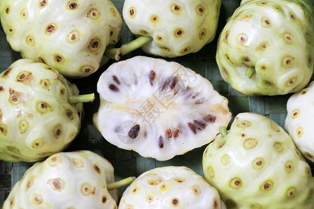 库克群岛拉罗通加的诺尼水果Morinda图片