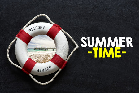 带夏季时间的Lifebuoy和欢迎使用关于背景图片