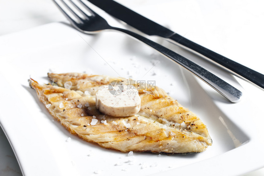 鳀鱼黄油烤鲭鱼图片