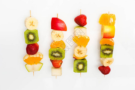 水果扭曲了健康饮食的概念图片