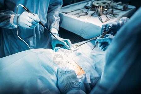 手术室手术病人手术外科医图片