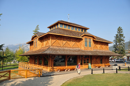 加拿大班夫公园博物馆历史遗址位于加拿大阿尔伯塔省班夫的班夫大道图片